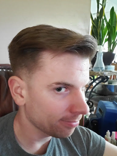 2 Guyz Barbershop - Thumbnail