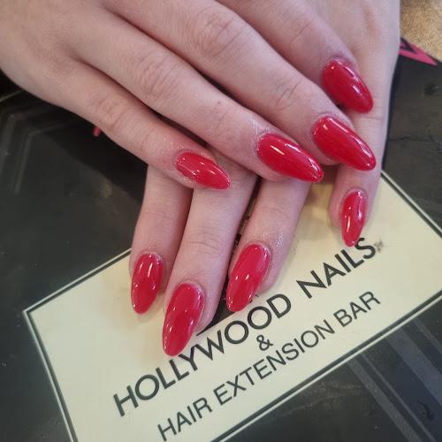 Hollywood nails & hair extensions bar - WEST END - - Beauty salon