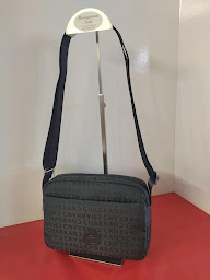 Photo n°56 de Maroquinerie Noël à Montbéliard (Magasin de maroquinerie)