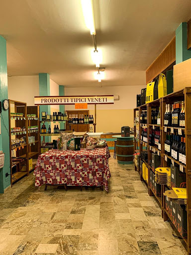 Vinoteca La Roccola Lusia
