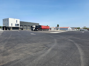 Photo n°2 de TRANSPORTS MESLET à Gargenville (Société de transport routier)