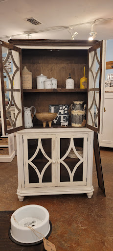 Vintage 1 Furniture and Decor - Thumbnail