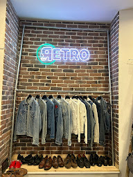 Photo n°4 de RETRO à Paris (Magasin de vêtements vintage)