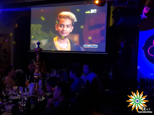 In addition to the performance, the atmosphere in the restaurant is also great! post image