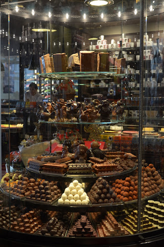 Unit 3, 200 Piccadilly, St. James's, London W1J 9HU, United Kingdom