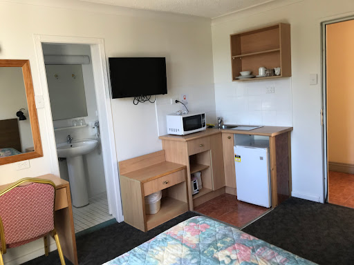 Edgecliff Lodge Motel - Thumbnail