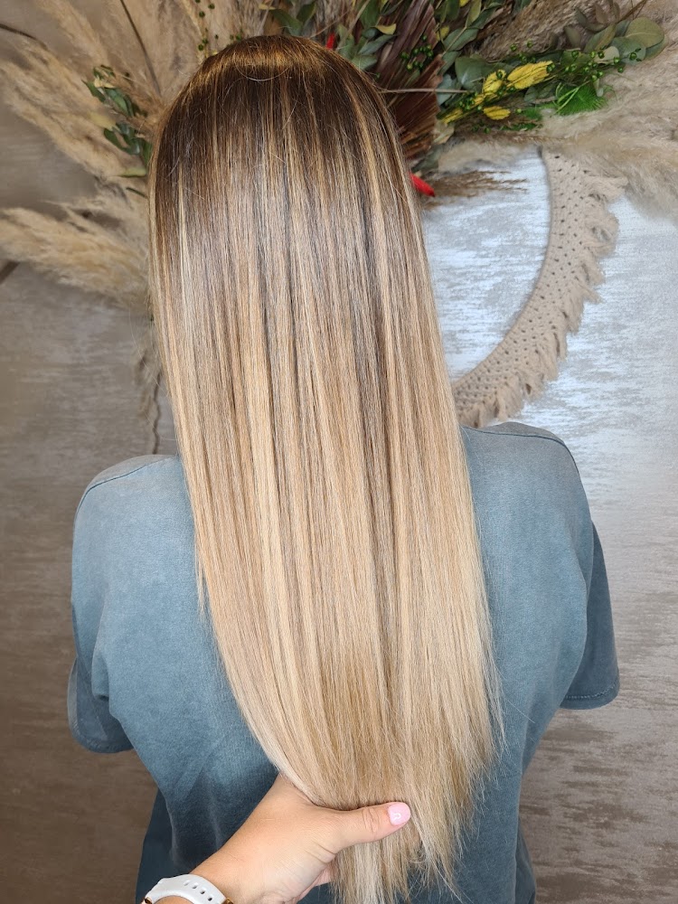 Le Salon Hair & Style