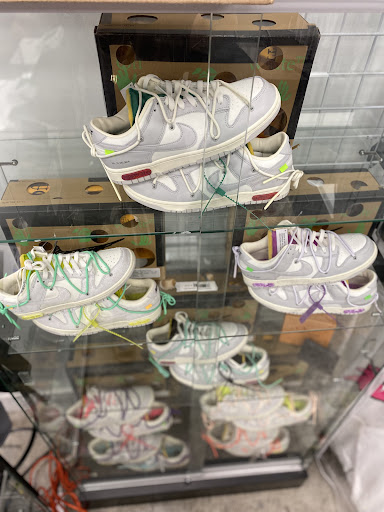EZKICKS - Visual