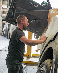 Photo n°18 de AGC AUTOMOBILES YVRAC | Atelier de carrosserie, peinture et pare-brise à Yvrac à Yvrac (Service de réparation de pare-brise)