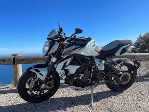 Photo n°15 de Moto One à Beausoleil (Garage automobile)