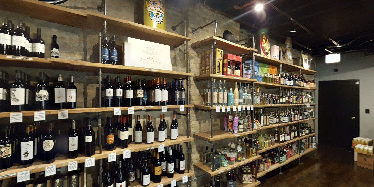 Evans St. Liquors by null