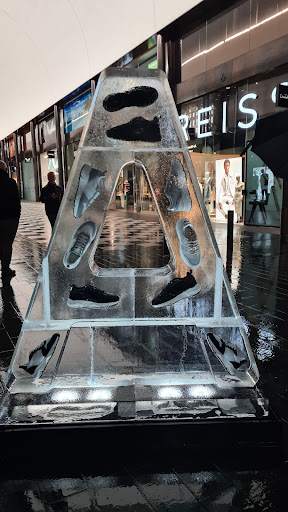 Reiss Liverpool One - Thumbnail