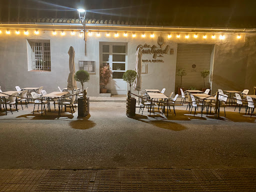 The Courtyard Tandoori Bar and Bistro, Xaló