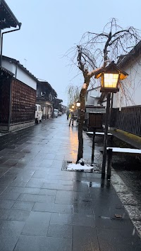 瀬戸川と白壁土蔵街