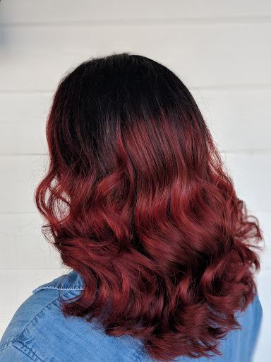 Shades of Red Salon - Thumbnail