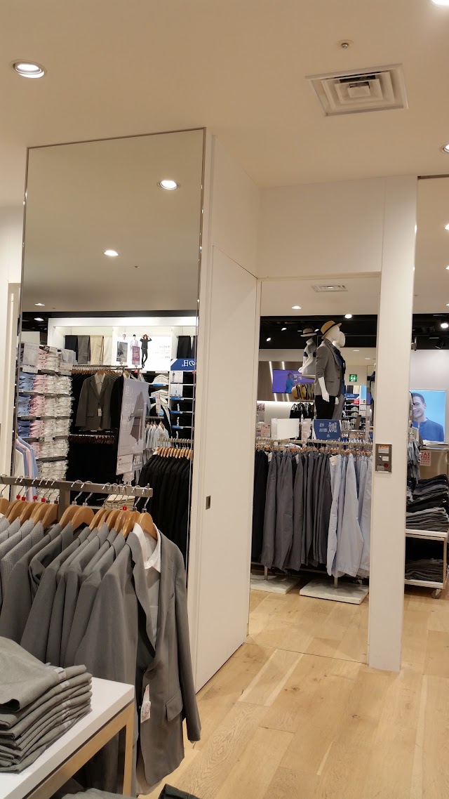 UNIQLO Shinjuku Takashimaya store