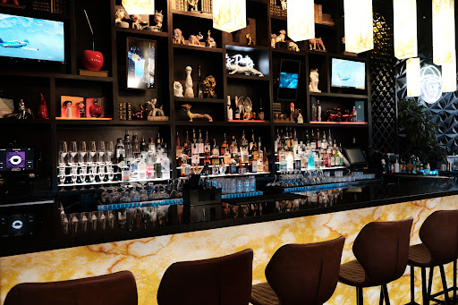 Play Bar and Lounge Logo