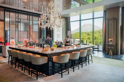 The Lounge (ザ・ラウンジ)