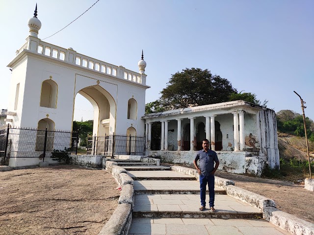 Old Safilguda Darga