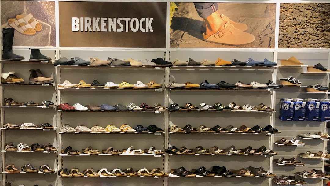 udpege studie bredde Birkenstock Depot - Family owned shoe store in Huntington Village for 20  years. Carries a variety of your favorite brands for any occasion.