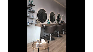 Photo n°1 de Cindy Lombard Coiffure à Saint-Cyr-sur-Mer (Salon de coiffure)