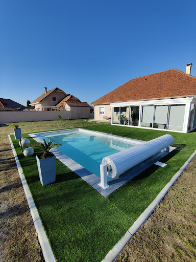 Photo de Piscine Cazala - Pisciniste : Construction de piscine à Cazaubon (32150)