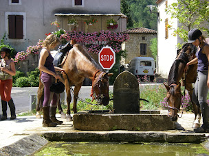 Photo n°8 de Ferme Equestre la Fontaine à Montcléra (Circuit de randonnée)