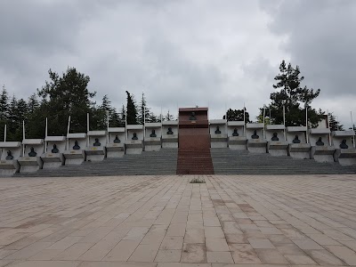 Türk Büyükleri Abidesi