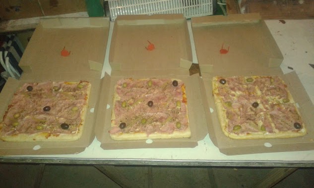 Pizza KUATRO. delivery, Author: Arielo Vargas
