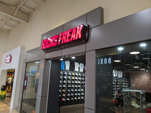 Kicks Freak - Visual