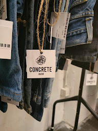 Photo n°17 de Concrete Raw à Bordeaux (Friperie)