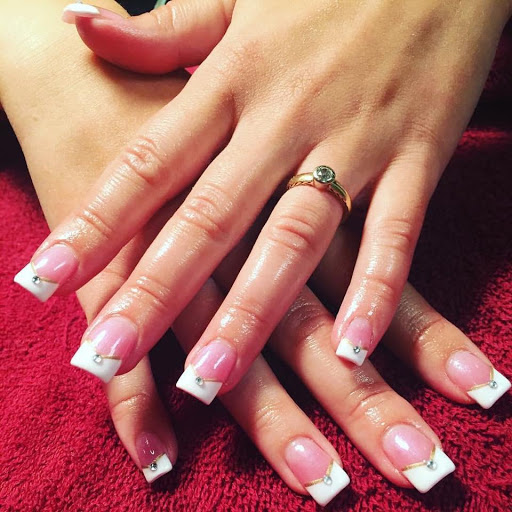 Polished Beautique Beauty Bar - Thumbnail