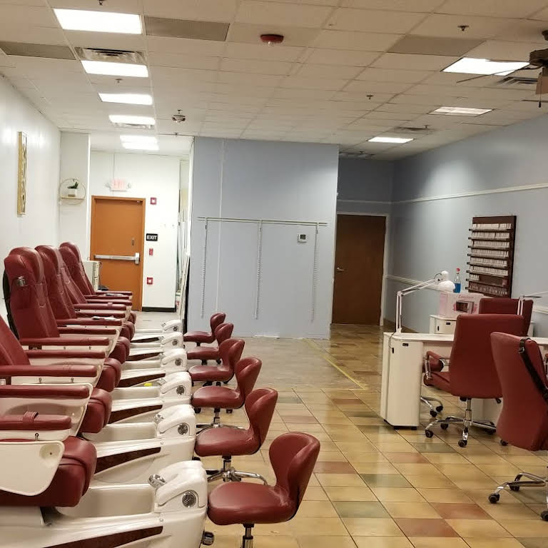 H&M Nails Nail Salon in Greensburg