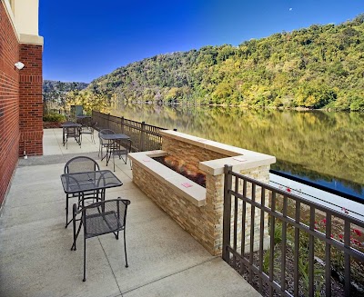 Photos of Hampton Inn & Suites Pittsburgh/Waterfront-West Homestead