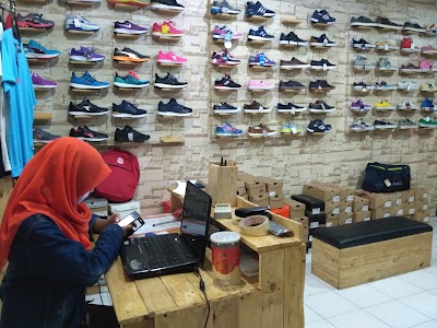 Photos of Cari Sepatu Store 2