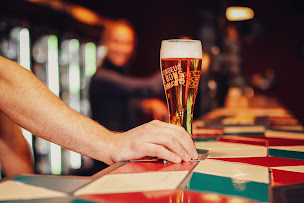 Photo n°2 de V and B Montaigu à Montaigu (Caviste)