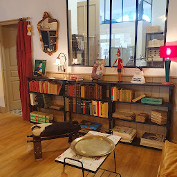 Photo n°5 de Made in Brocante à Aurignac (Magasin de vêtements vintage)