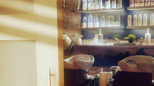 Photo n°6 de Corinhairstyl : coiffeur, barbier, s.p.a du cheveux à Montlieu-la-Garde (Salon de coiffure)