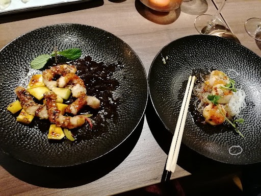 Red Moon Restaurant & sushi Gallery - Netherlands