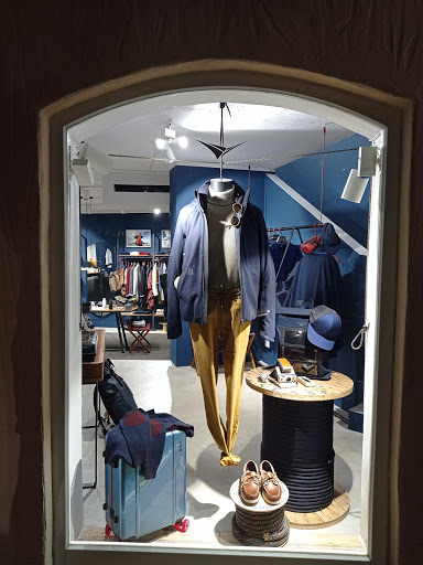 SEASE Concept Store - Visual
