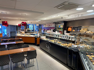 Photo n°2 de AU PAIN D'ANTAN Le Forum - Maison Gandy à Courchevel (Sandwicherie)