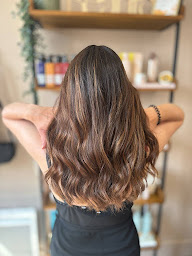 Photo n°8 de Le Petit Salon Perigné à Périgné (Salon de coiffure)