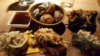 Photos of Grillmarka&eth;urinn
