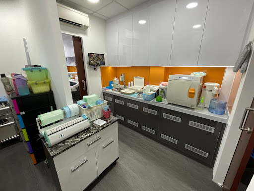 Paramount Dental Clinic @ Hougang - KEYHOLE IMPLANT SURGERY & NOBLE SMILE ALIGNER CENTRE Gallery - Singapore