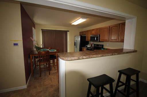 Hilltop Acres Apartment Suites - Thumbnail