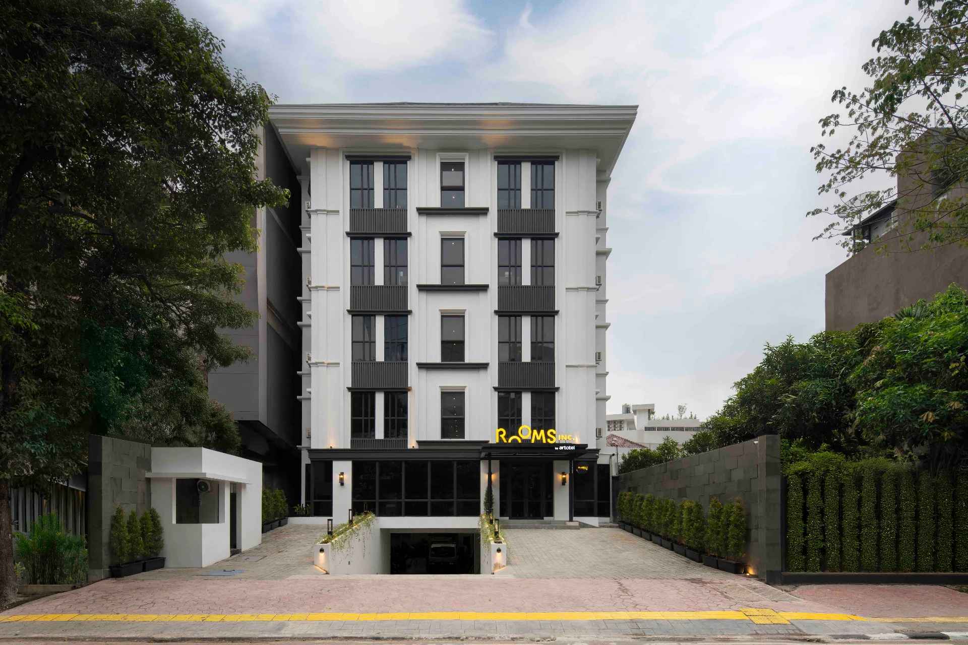 ROOMS INC. Sudirman Jakarta