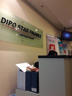 Dipo Star Finance - TB Simatupang, Author: Elmi Aidah Nasution