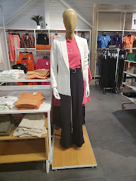 Photo n°5 de Kiabi à Claira (Magasin de vêtements pour femmes)