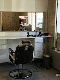 Photo n°4 de fashion barber à Mèze (Salon de coiffure)