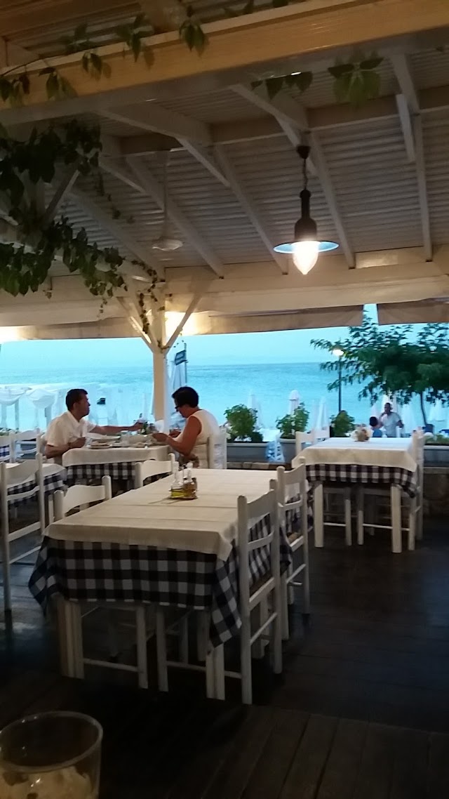 Αυρα Taverna